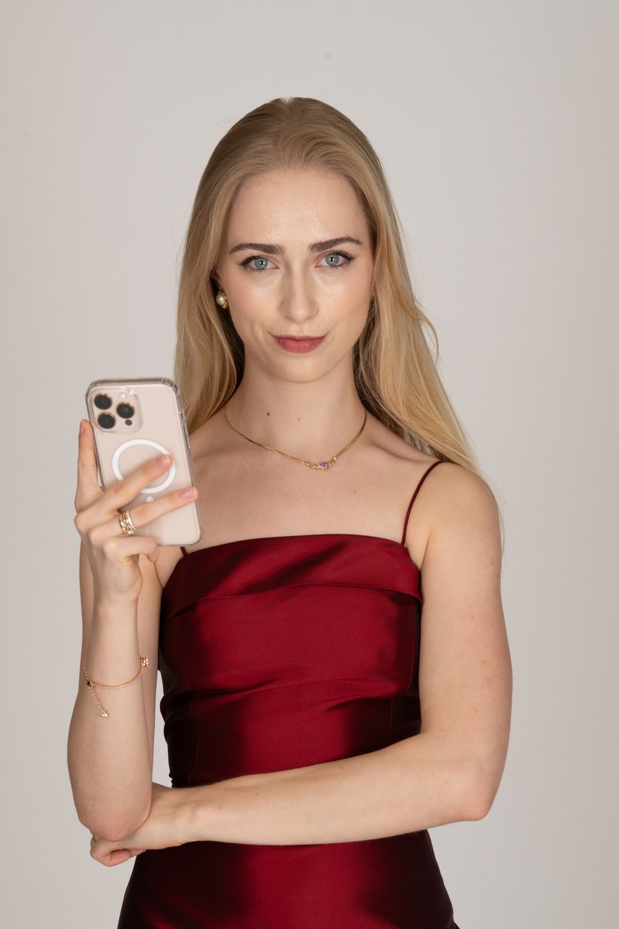 Maureen Evelyn, relationship coach and the voice behind Alora